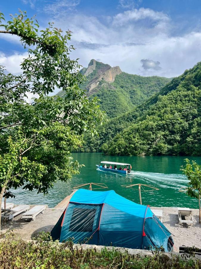 Neomalsore Agrotourism, Komani Lake Hotel Bagian luar foto