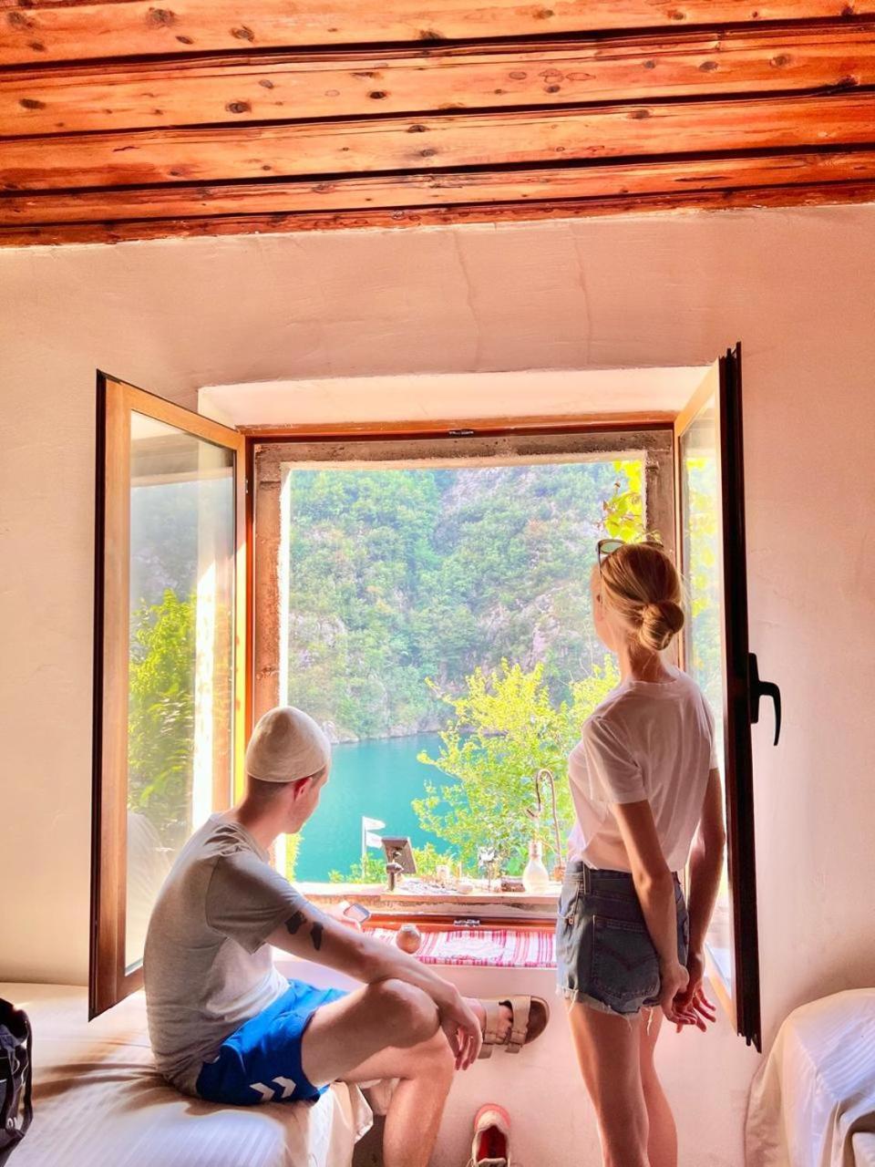 Neomalsore Agrotourism, Komani Lake Hotel Bagian luar foto